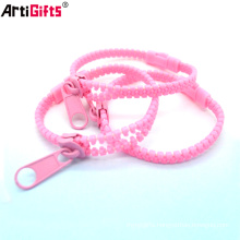 Wholesale Custom Bulk Fashion design cheap zipper bracelet plastic